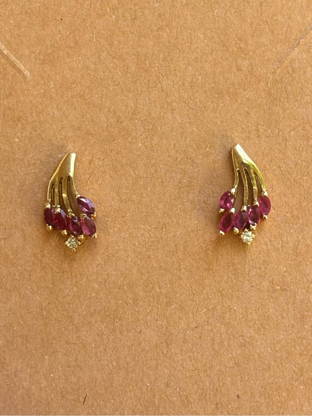 Vintage 14K Yellow Gold Marquise Ruby Estate Cluster Stud Earrings 1.7g Fan